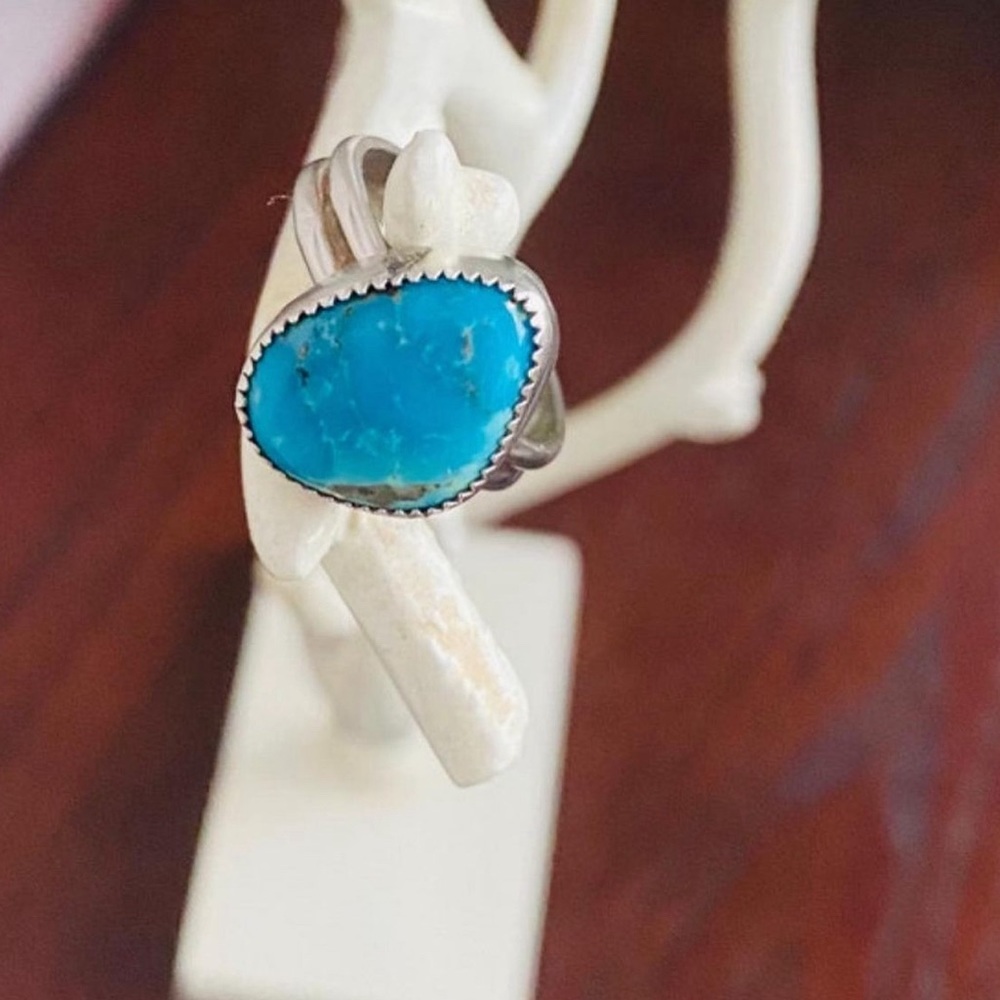 Vintage Navajo 1970’s Turquoise and Silver Unisex Ring.  Size 10.